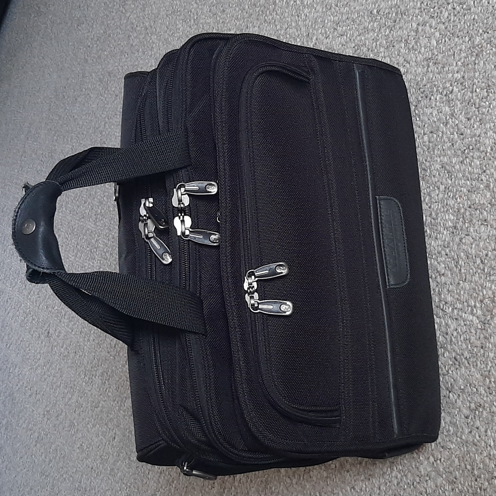 Atlantic Wheeled Briefcase. - Picture 2 of 15